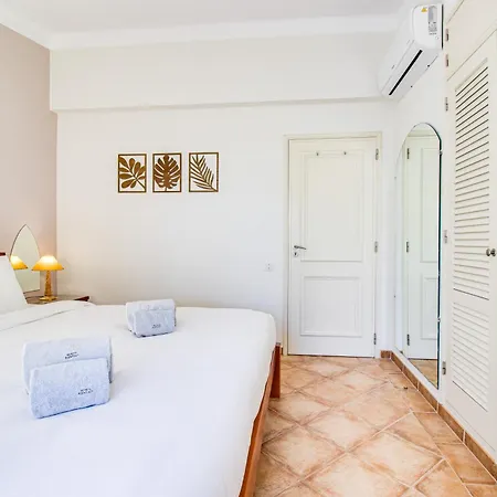 Duplex With Pool, Unoverlooked Private Balcony, Wi-fi & Ac 维拉摩拉