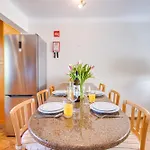 Apartman Duplex With Pool, Unoverlooked Private Balcony, Wi-fi & Ac